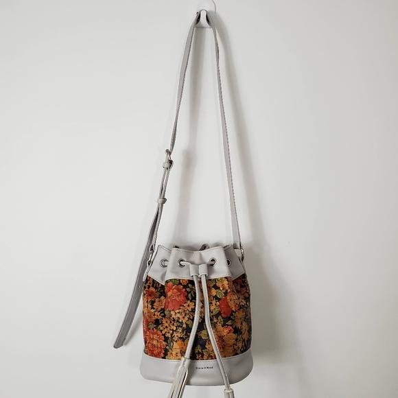 Pixie Mood Amber Bucket Bag -Vegan- - Picture 7 of 16